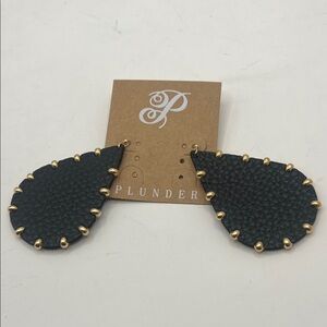 🐿️ 5 for $20 (all jewelry w squirrel)Plunder Black Teardrop Earrings wGold Studs